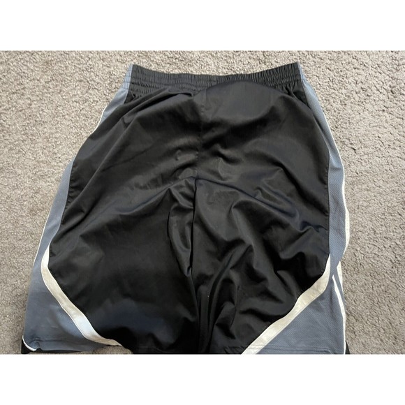Adidas Mens Casual Running Shorts  With Pockets Gray / Black Size Large AV1008 - Picture 2 of 4